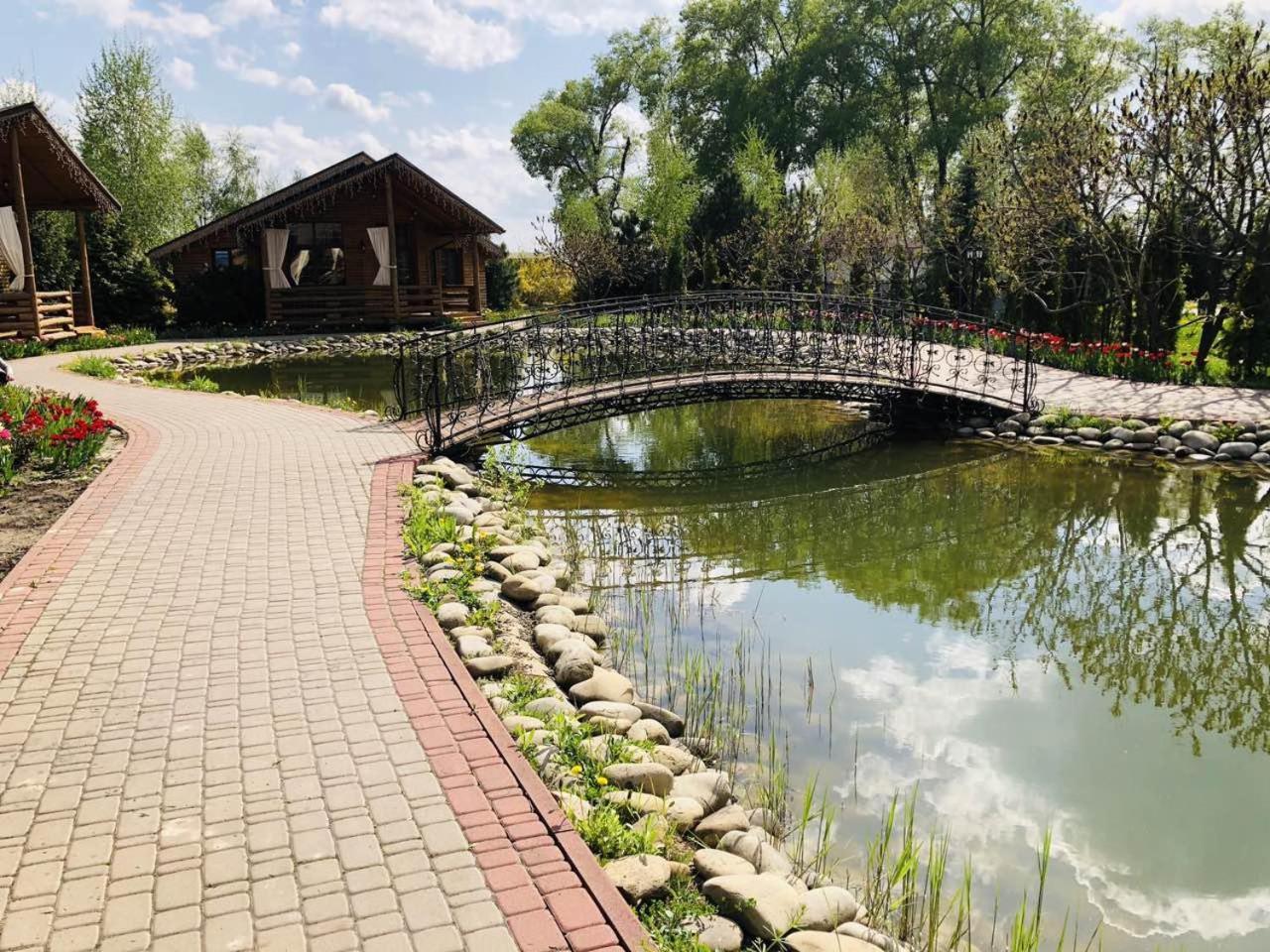 Petrovskyi Brovar Бровары Экстерьер фото