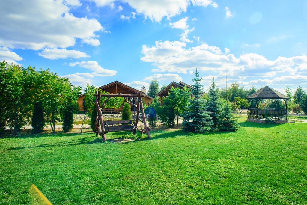 Petrovskyi Brovar Бровары Экстерьер фото